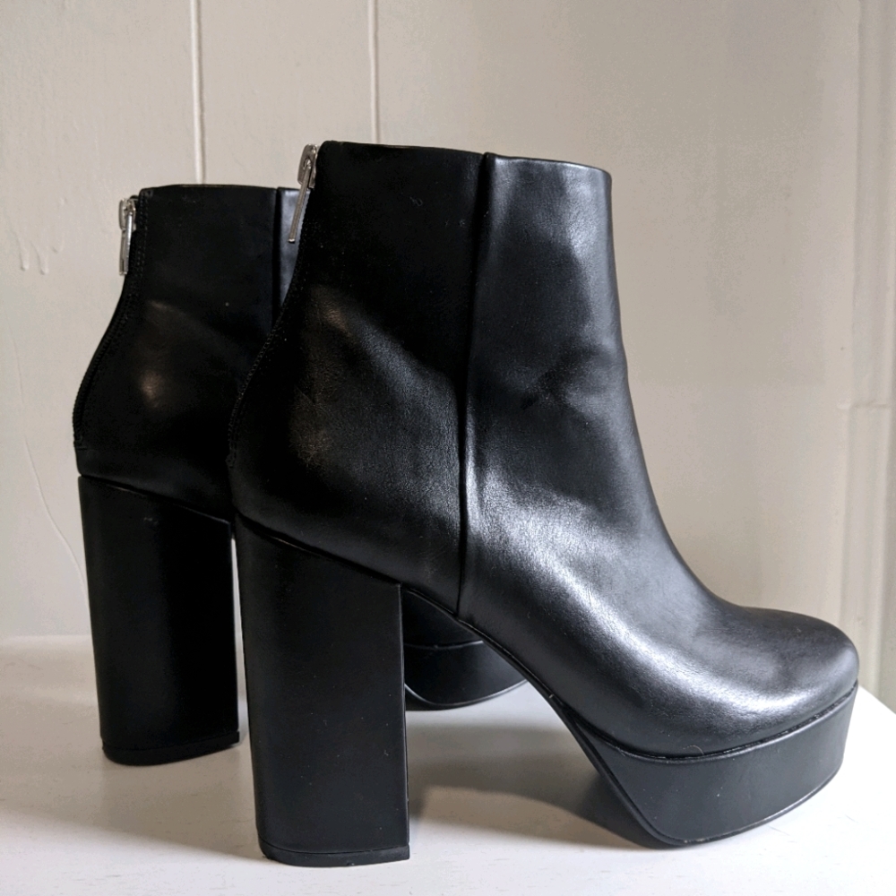 Steve Madden Platform Boots